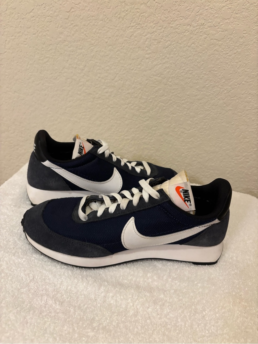 Nike Air Tailwind 79 Navy Blue and White Retro Runner Sneakers Size 7